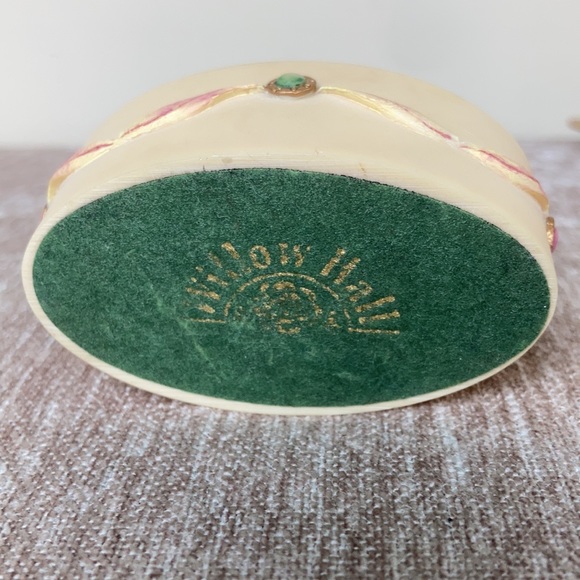 Willow Hall Victorian shoe trinket box - Picture 4 of 13